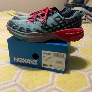 Women’s Hoka One Speedgoat 2 Size 9